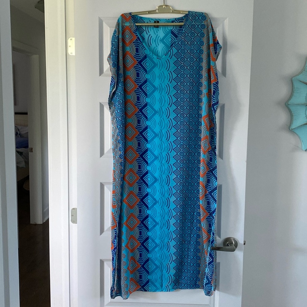 Beautiful new condition cover up